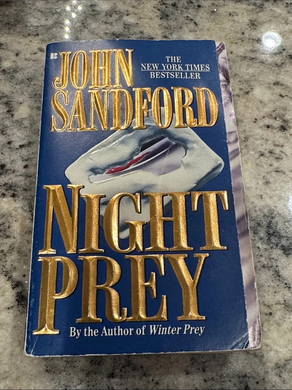 John Sandford Night Prey Paperback Novel - Blue & Gold Cover